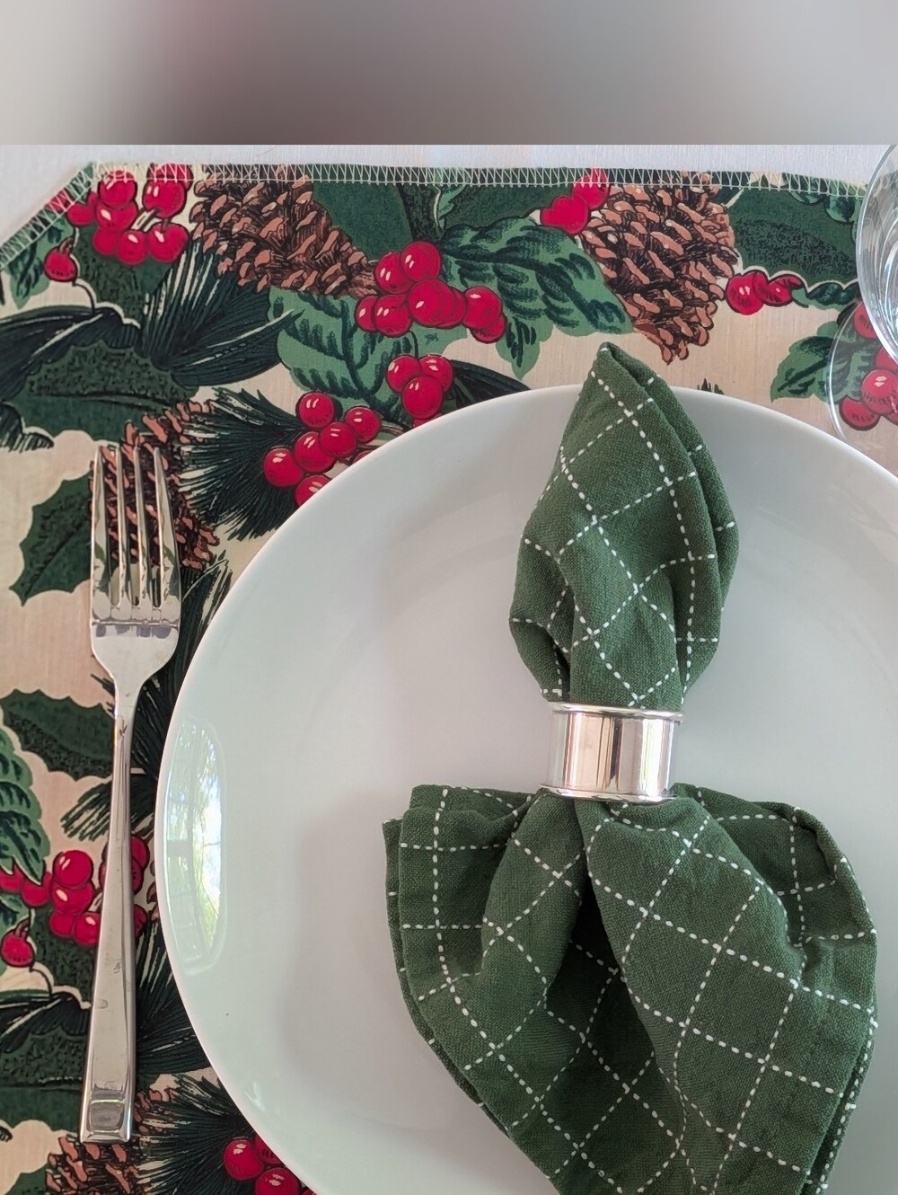 Christmas Holly Berry & Pinecone Six Placemat Set 6